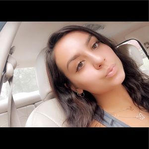 Meet your Posher, Ella